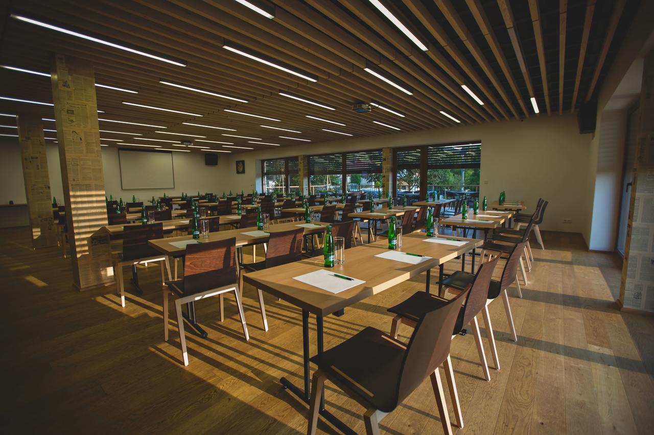 Statek Ceska Lipa Myslovice Hotel Klatovy Luaran gambar
