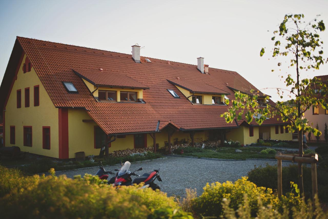 Statek Ceska Lipa Myslovice Hotel Klatovy Luaran gambar