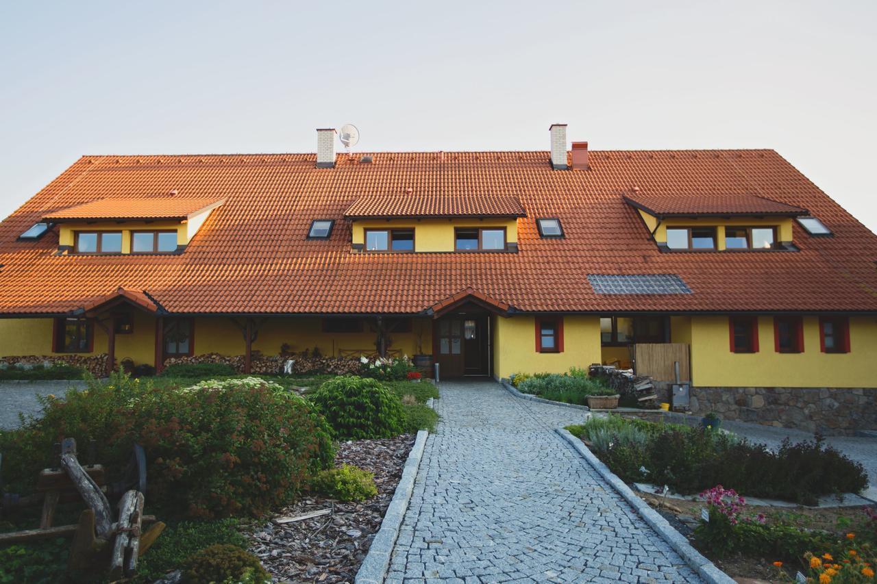 Statek Ceska Lipa Myslovice Hotel Klatovy Luaran gambar