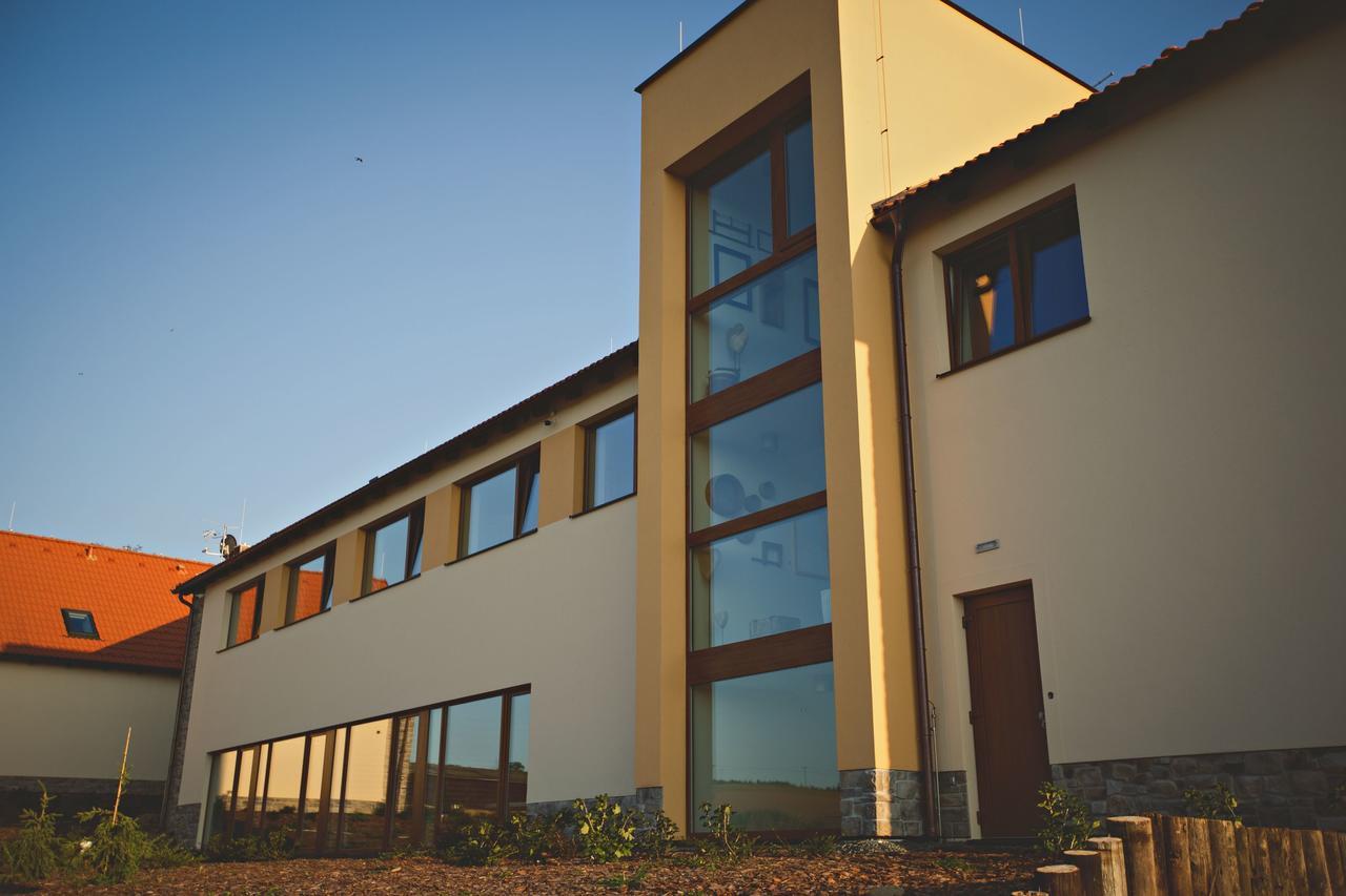 Statek Ceska Lipa Myslovice Hotel Klatovy Luaran gambar